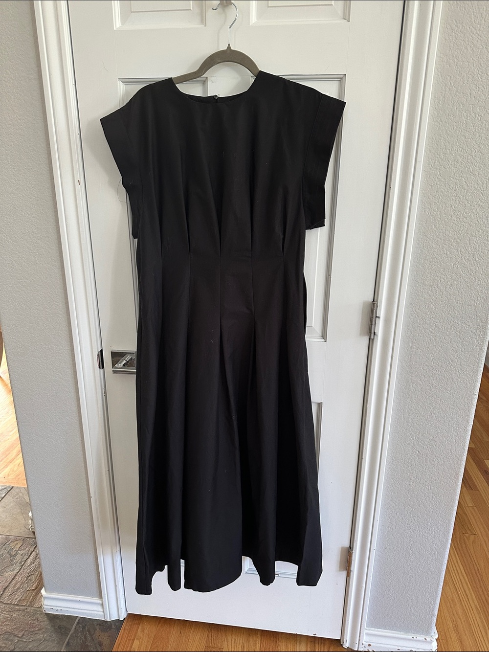 Zara Black Cap-Sleeve Midi Dress
